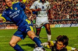 英雄联盟总决赛-东京球队逆袭成功，闯入决赛