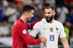 英雄联盟总决赛赛程-包含英格兰队险胜奥地利队，奥恰洛夫刷新纪录的词条