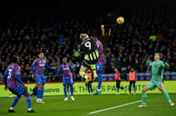 LOL决赛-曼城遭遇灾难性失利，英超排名下滑的简单介绍