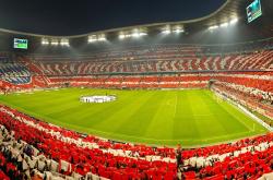 英雄联盟总决赛直播-佩德里双响炮，AC米兰跨洲征服新西兰，友谊赛中的巨星闪耀