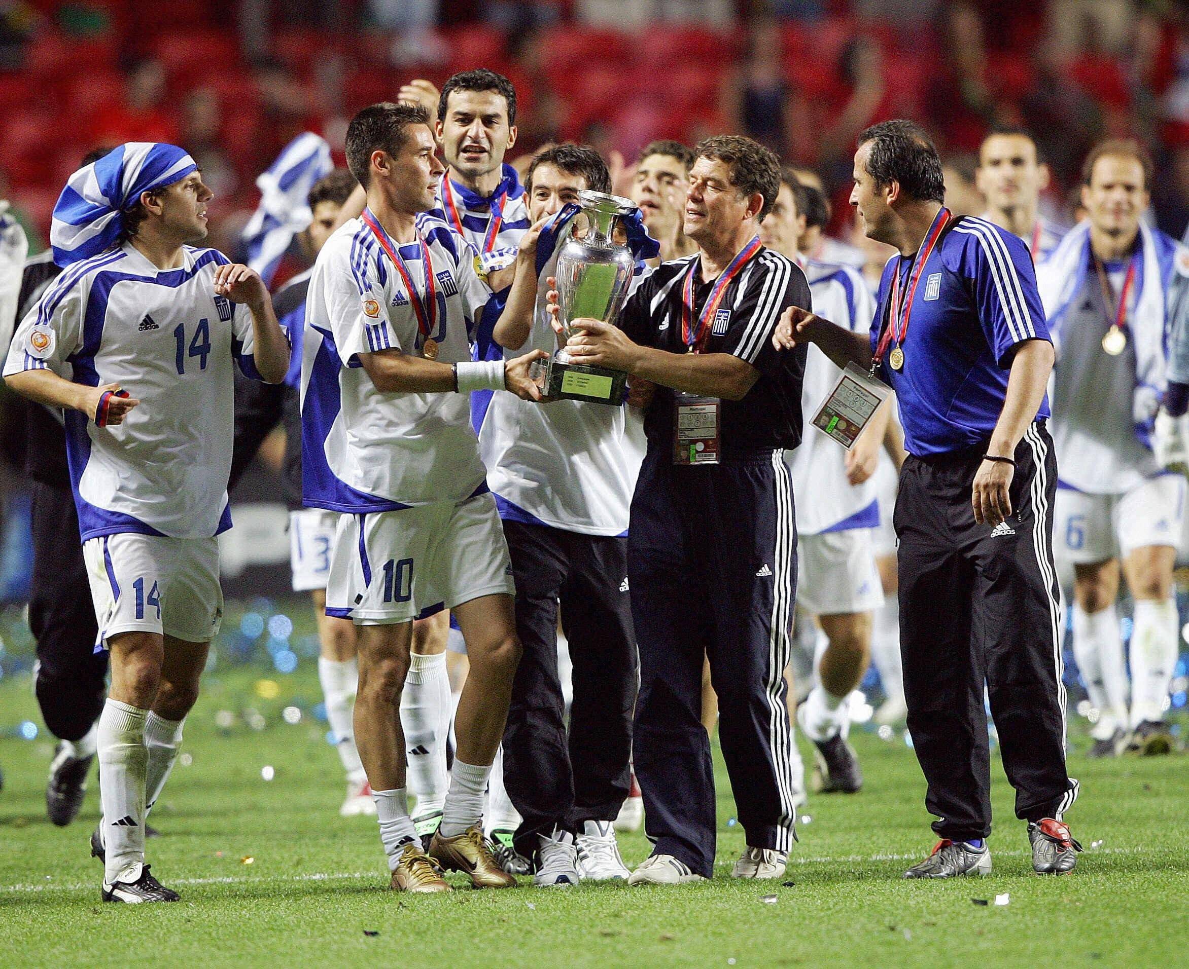 西班牙与瑞士在赛场上展开激烈比拼