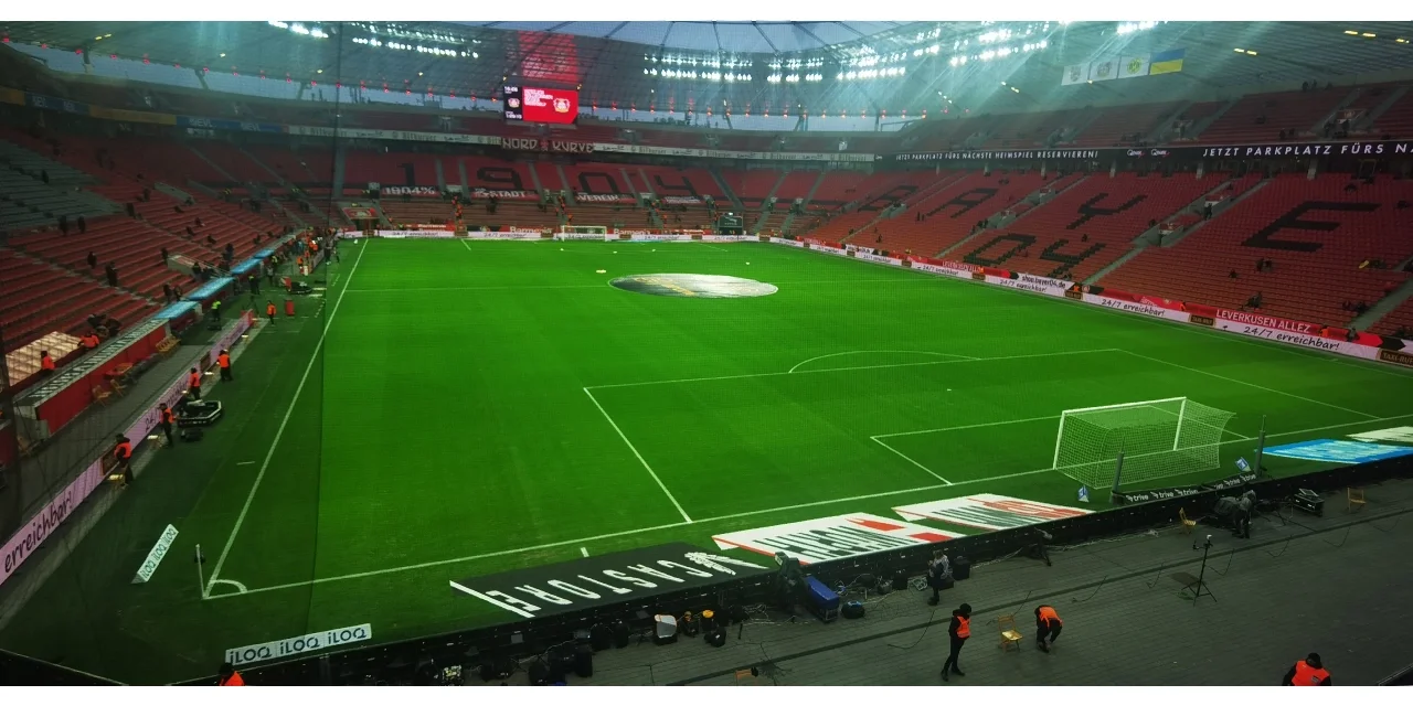 包含勒沃库森完胜葡萄牙，哈兰德刷新纪录的词条