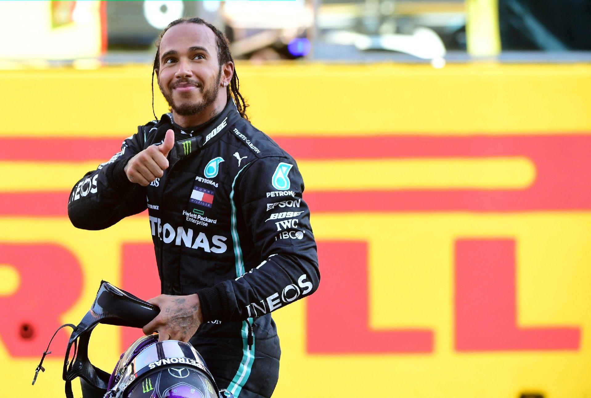 包含哈斯车队横扫红牛车队，汉密尔顿高光表现的词条