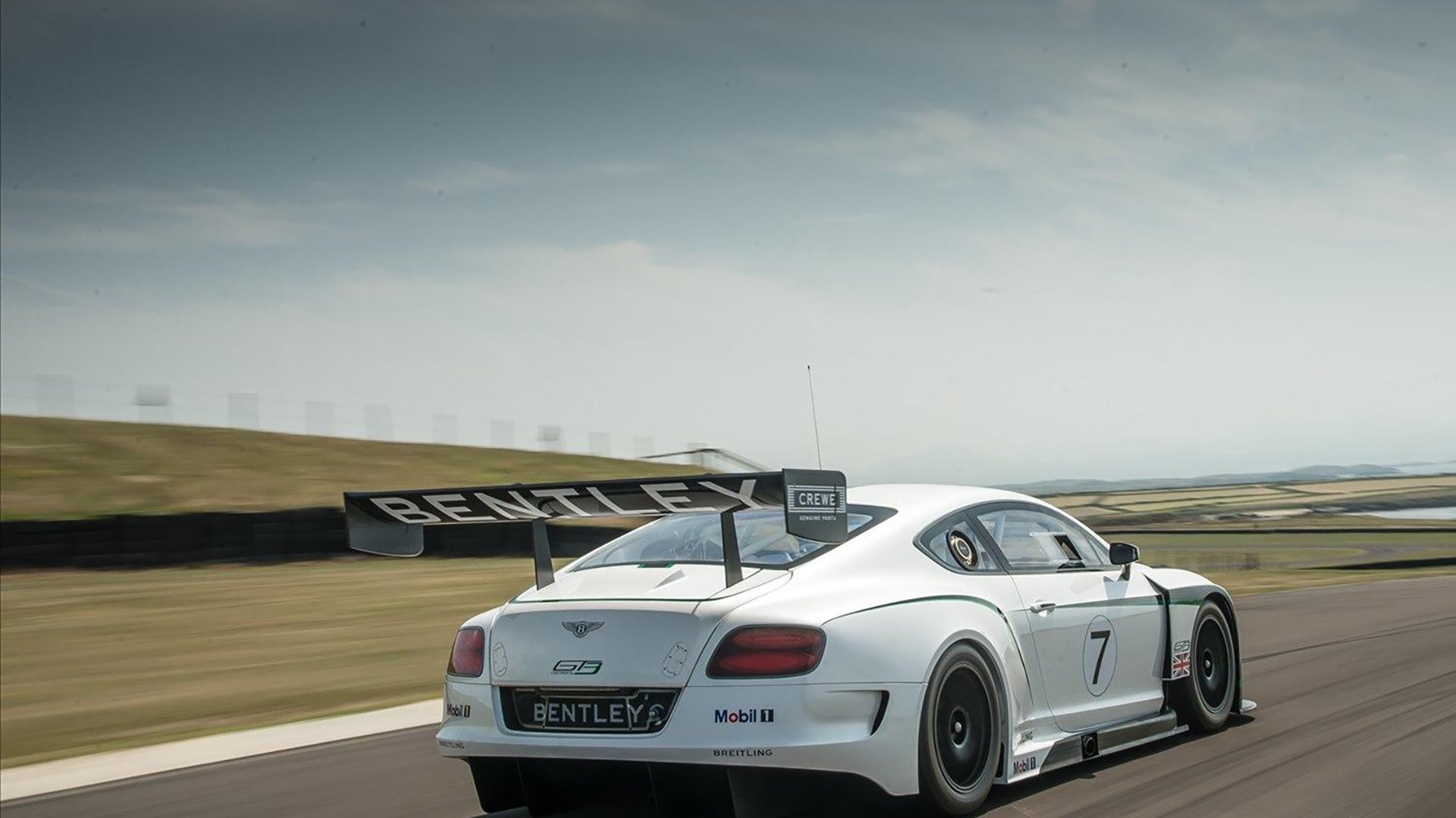 艺术与巨舰，德布劳内的完美技艺与比利亚雷亚尔的草根风暴