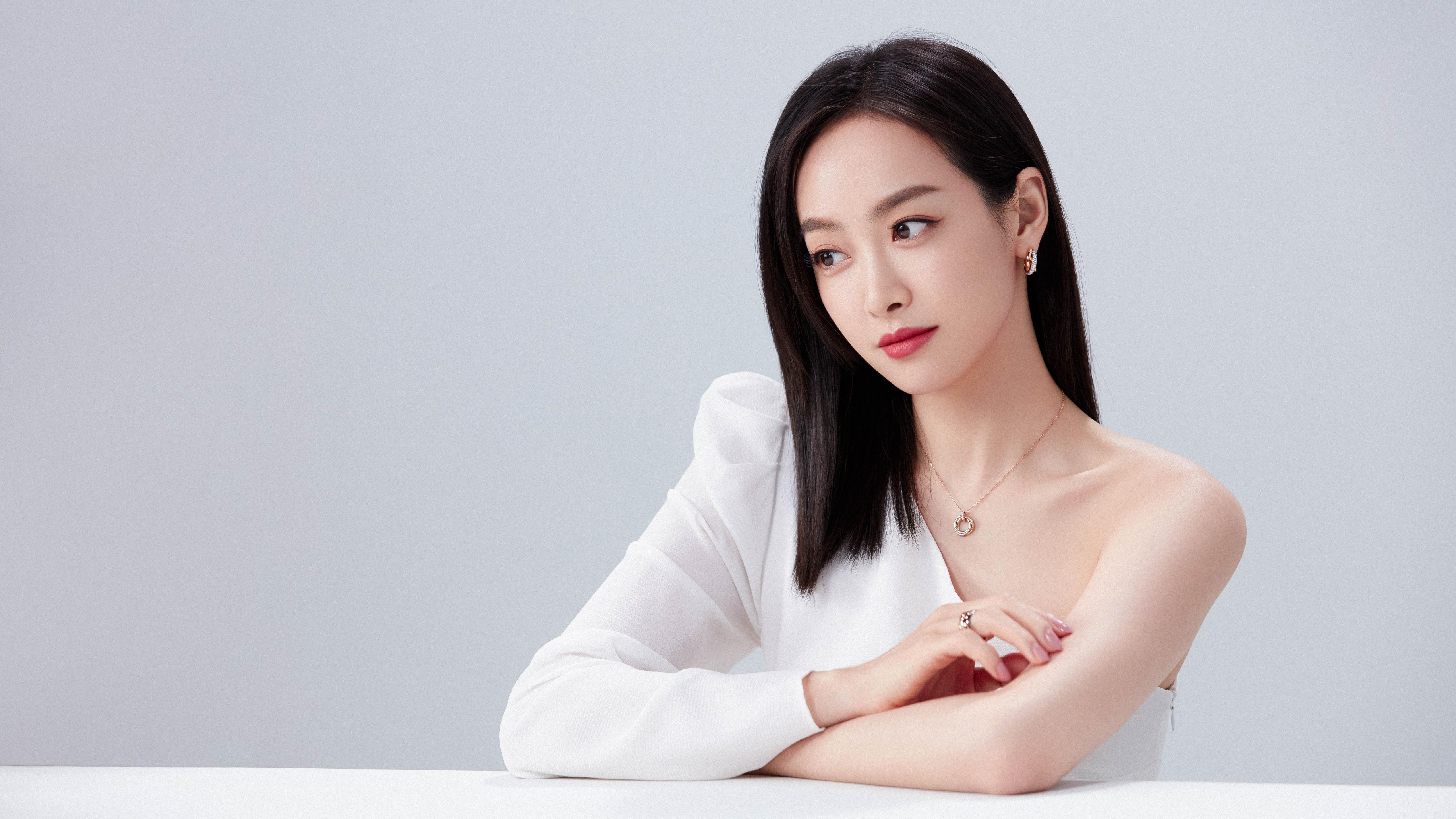 红魔铁血晋级映衬白色传奇，当曼联的集体荣耀遇见本泽马的大场面美学